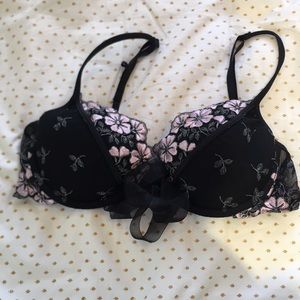 Victoria’s Secret lined bra